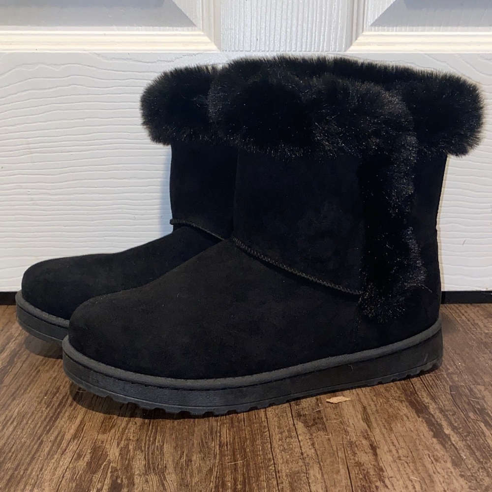 SO Black Fur-Lined Boots size 8.5